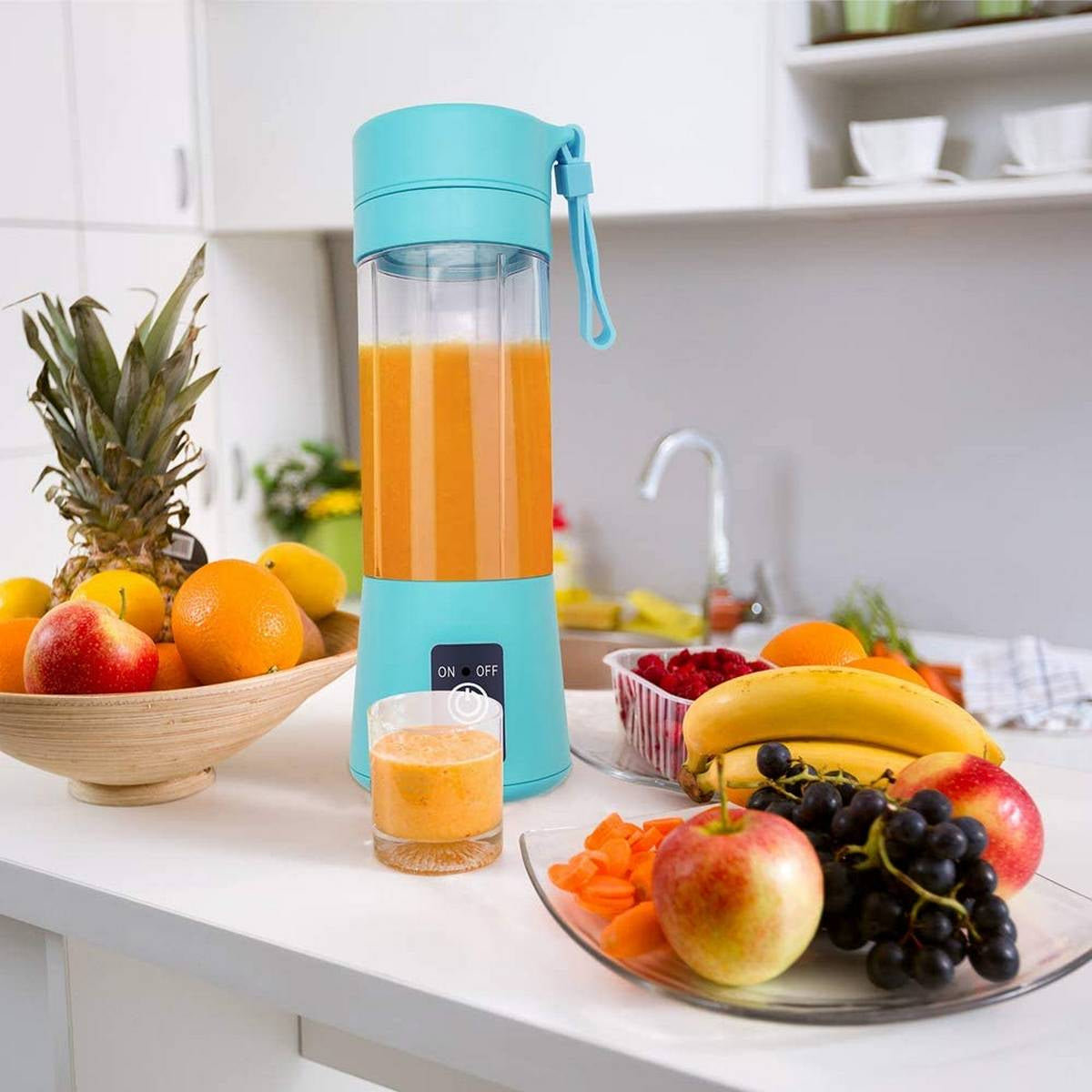 Portable 6-Blade USB Rechargeable Juicer Blender for Smoothies Shakes Baby Food and Outdoor Use (Random Color)